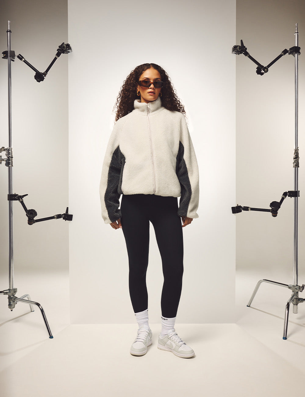 Studios ® Fleece [Off White/Grey]