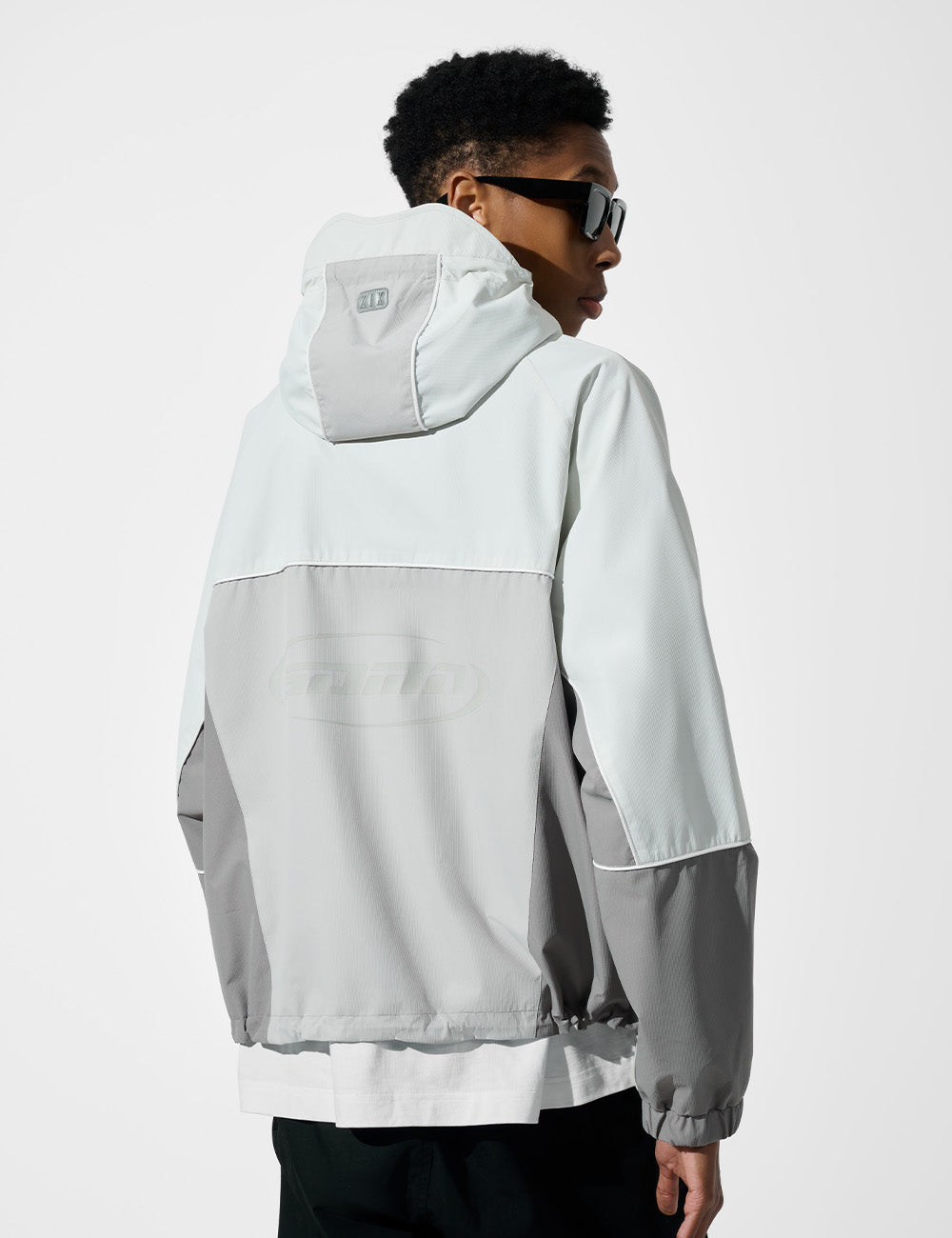 Vertex Windbreaker [Arctic White]